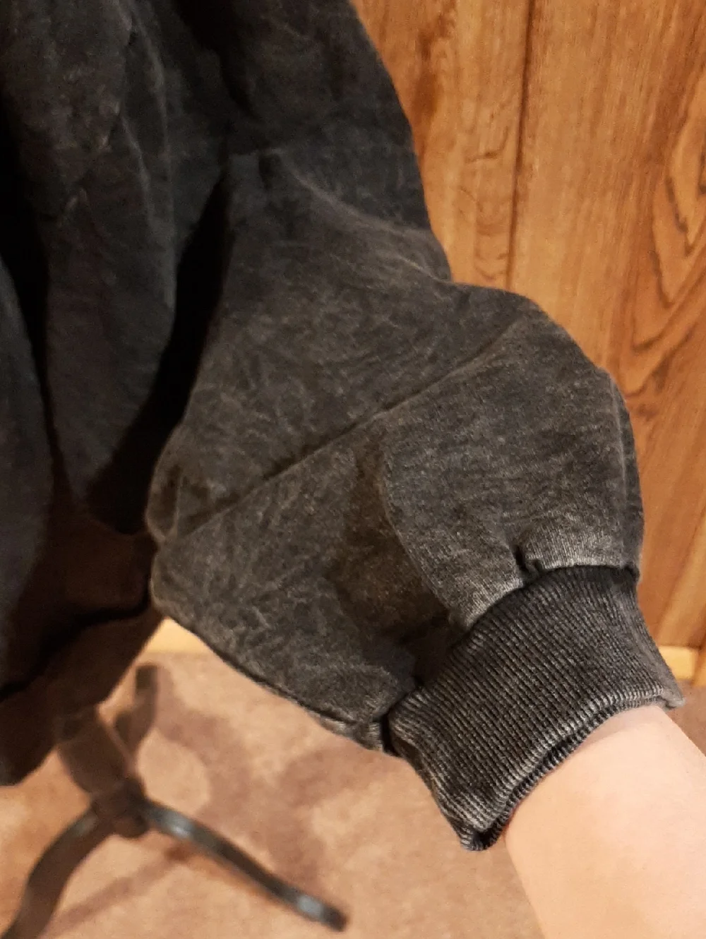 🥀🍋NWT BiBi Long-Sleeved Black Mineral-Wash Uneven Hem Sweatshirt (XL) 🥀 - Picture 4 of 8